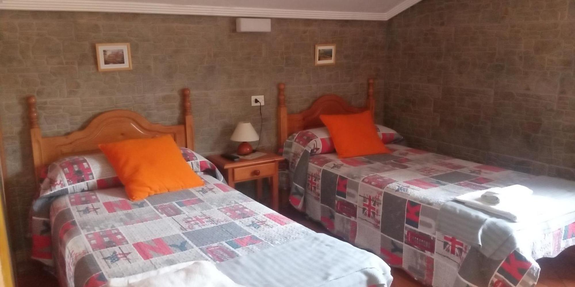 Hostal La Collada De Aralla Aralla de Luna Eksteriør bilde