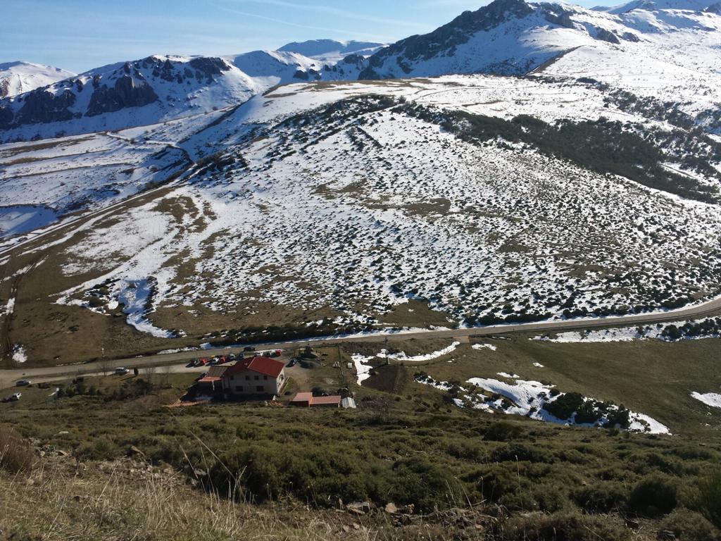 Hostal La Collada De Aralla Aralla de Luna Eksteriør bilde