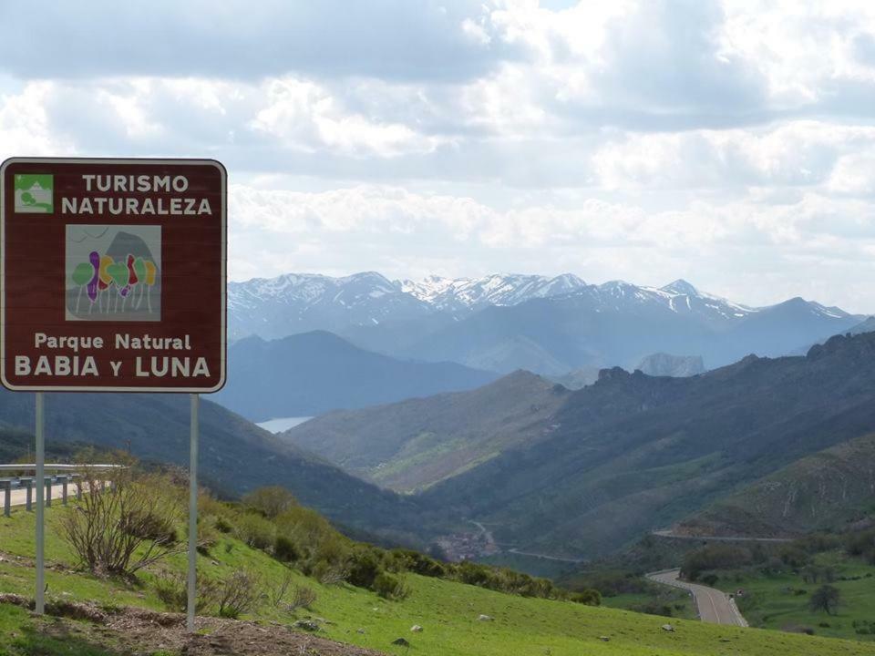 Hostal La Collada De Aralla Aralla de Luna Eksteriør bilde